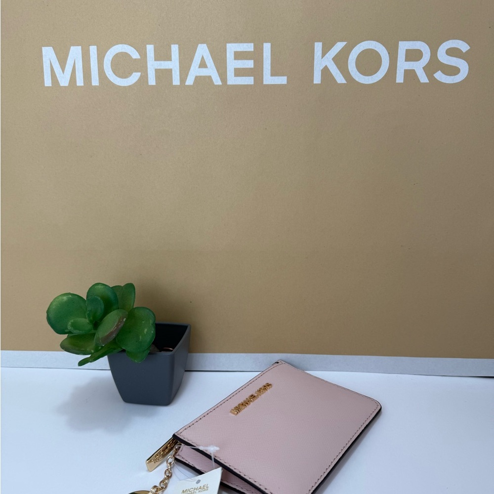 Michael Kors Card Holder Keychain - Picture 6 of 8